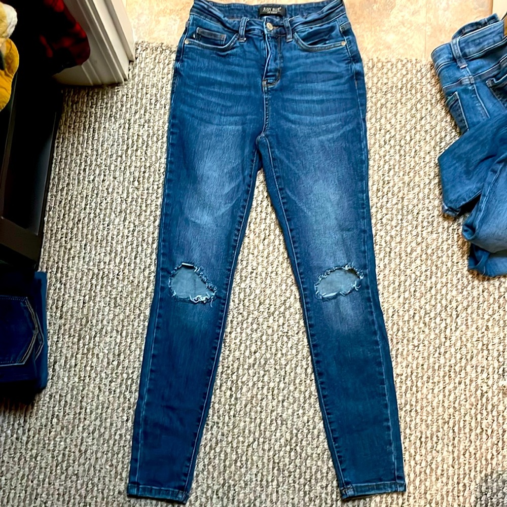 Judy blues, tummy control!